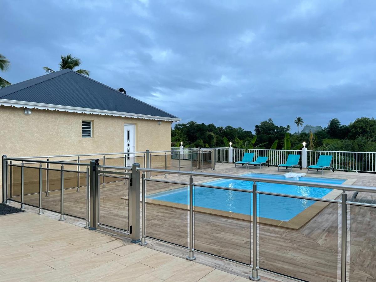 Les Villas Sarah Le Moule Exterior photo